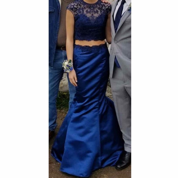 STUNNING Navy Blue Two-Piece Prom Dress - Classy! - Picture 2 of 7
